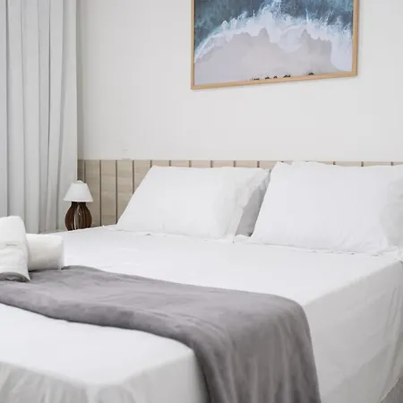 Praia Sacada: Beachside Apartment with Pool and 24/7 Security Picarras Exterior photo