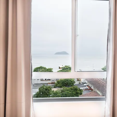Praia Sacada: Beachside Apartment with Pool and 24/7 Security Picarras Room photo