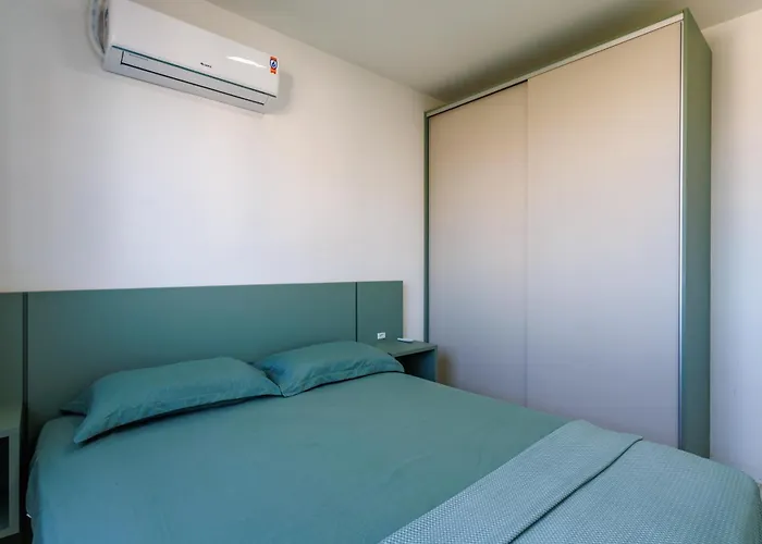 Apartamento 150M Da Praia Com Sacada, Wi-Fi Ar Condicionado, Piscina, Portaria 24H, Playground E Vaga De Garagem