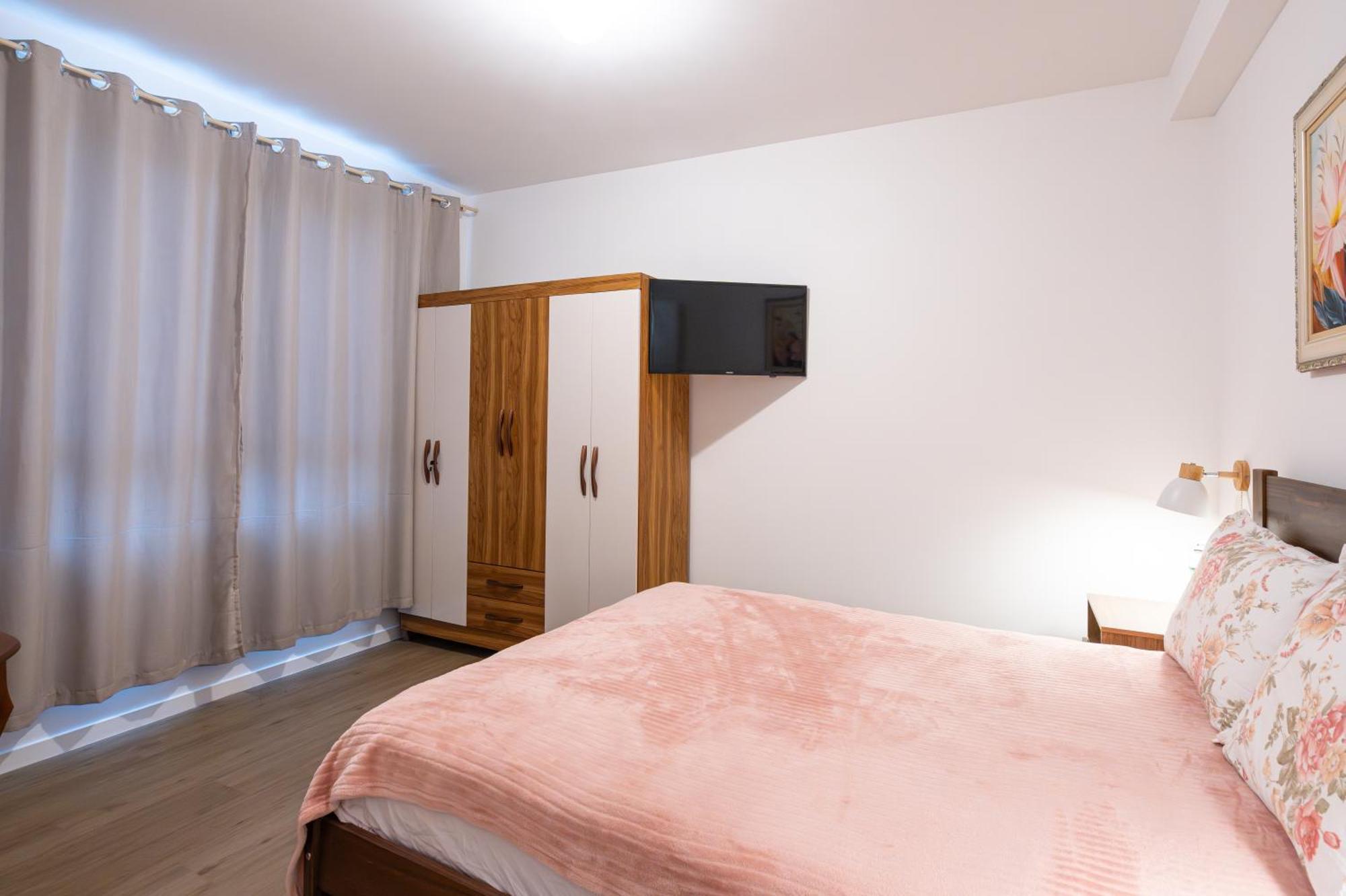 Sacada: Beachside With Pool And 24/7 Security