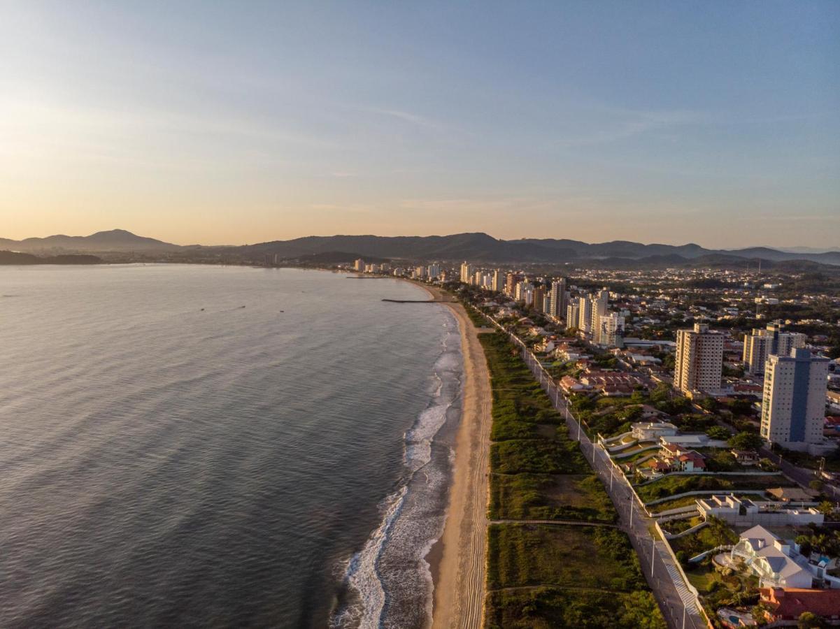 Apartment Sacada: Beachside With Pool And 24/7 Security Picarras