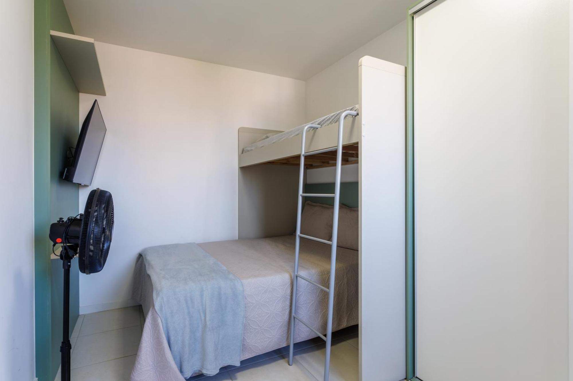 Sacada: Beachside With Pool And 24/7 Security Apartment *