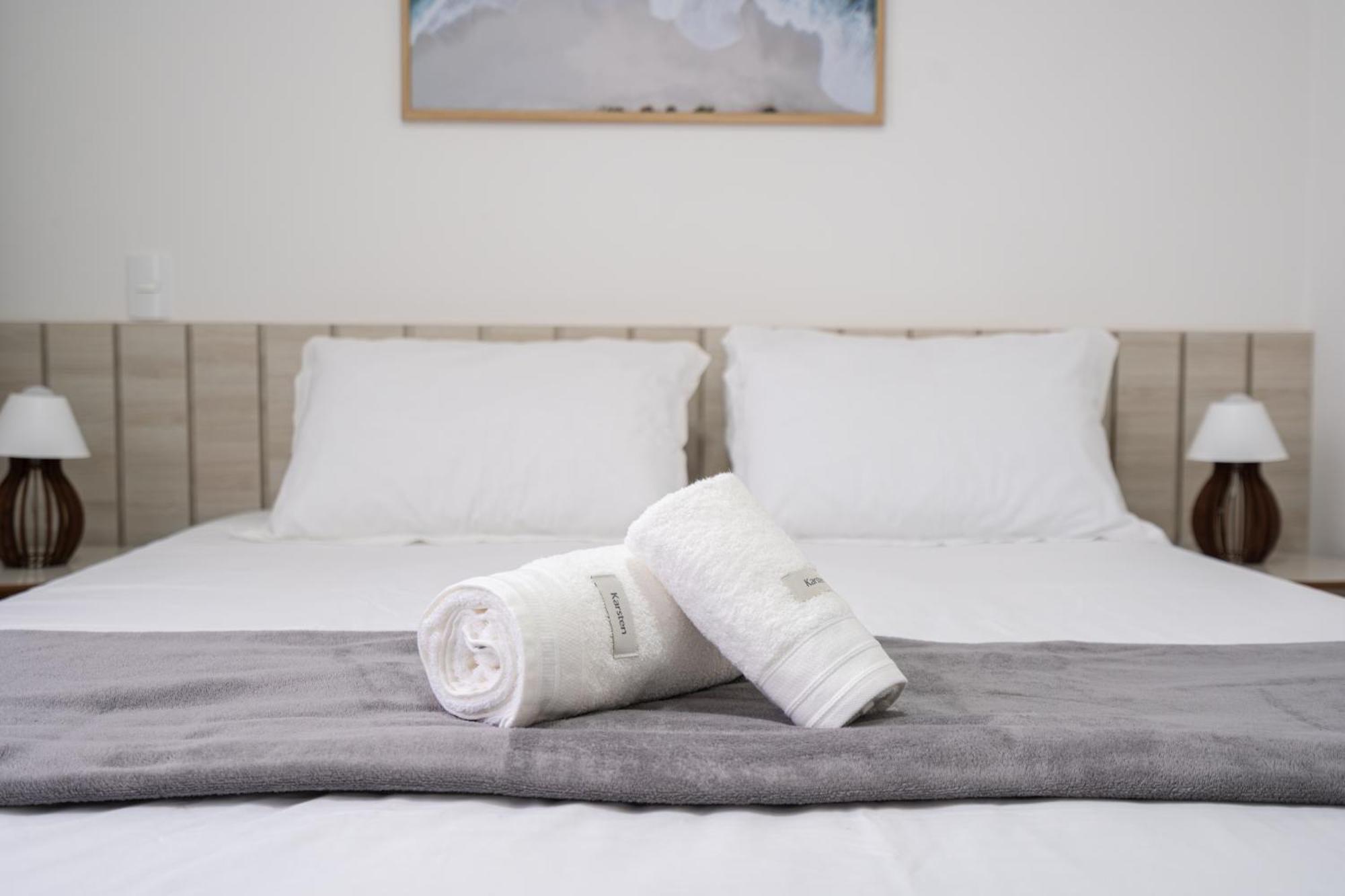 Apartment Sacada: Beachside With Pool And 24/7 Security