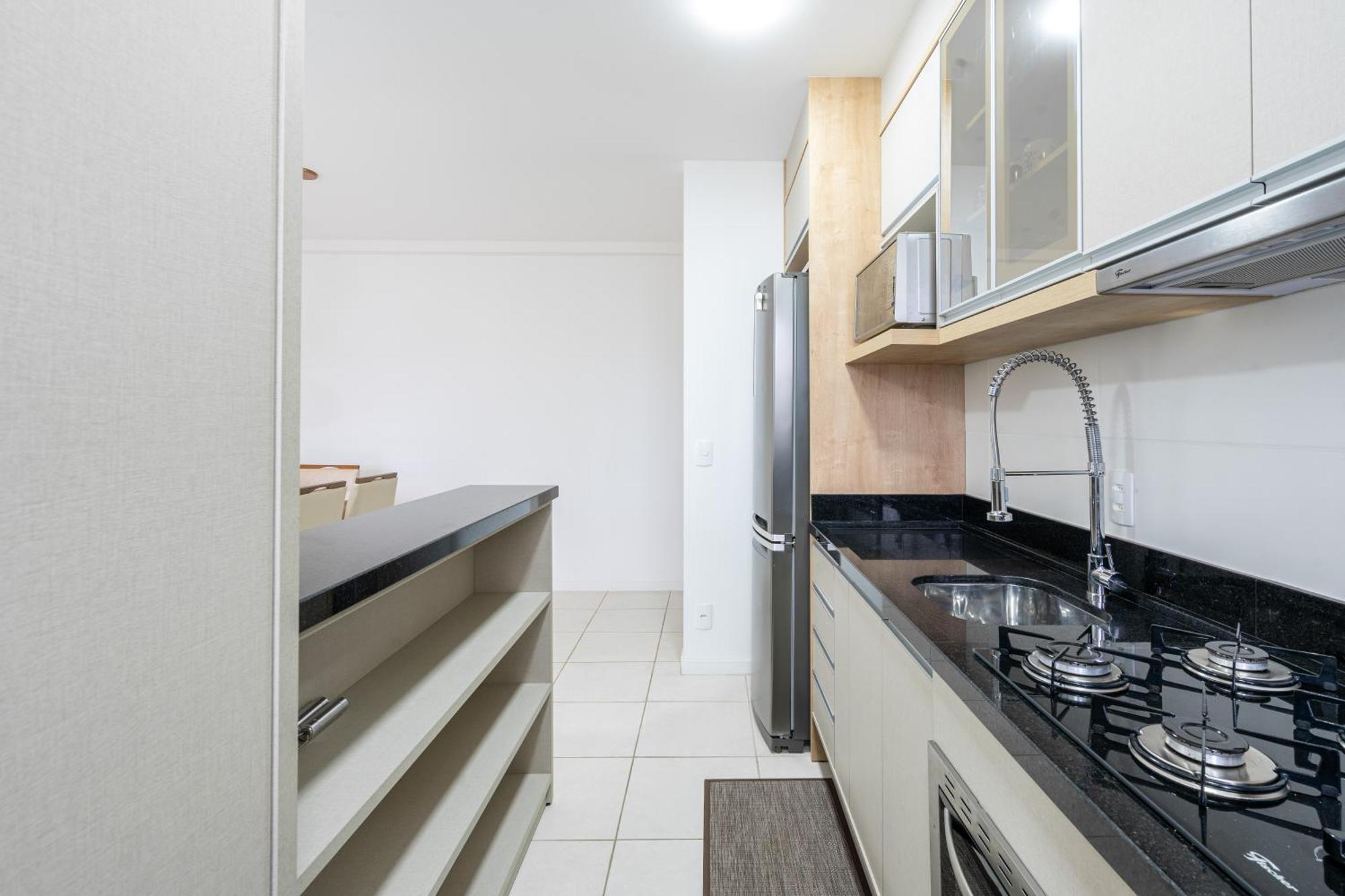 Apartment Sacada: Beachside With Pool And 24/7 Security