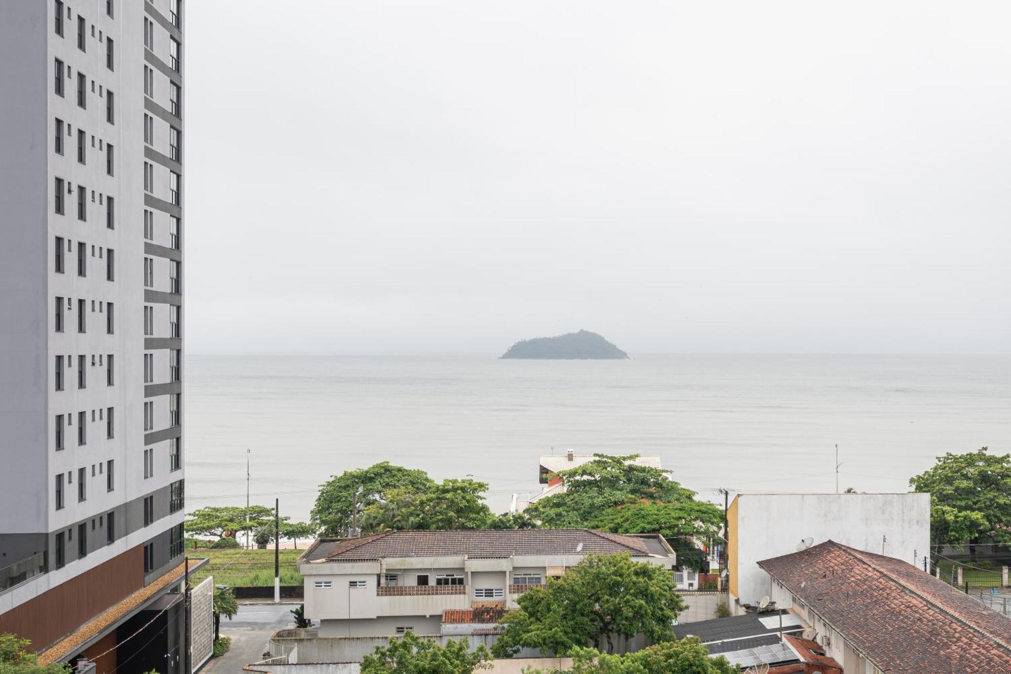 Sacada: Beachside With Pool And 24/7 Security Apartment